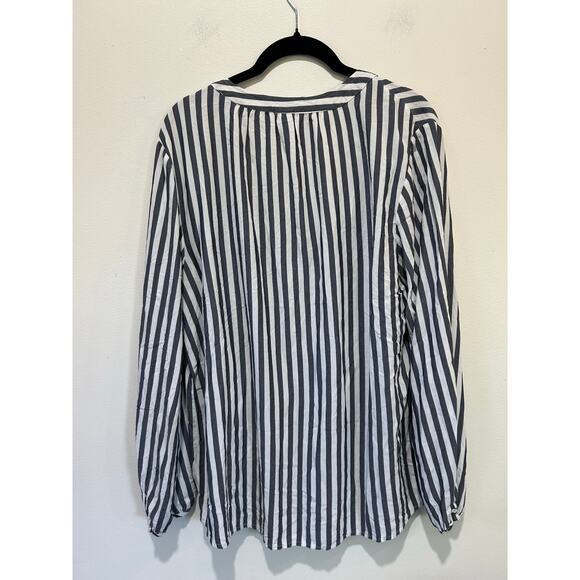 Old Navy striped blouse size L blue and white v neck lightweight - Picture 4 of 8